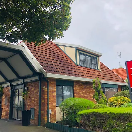 Tudor Court Motor Lodge-2