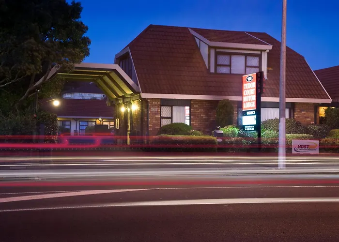 Tudor Court Motor Lodge