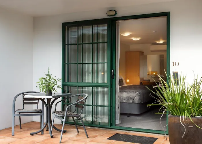 Resort: Greenlane Manor Motel